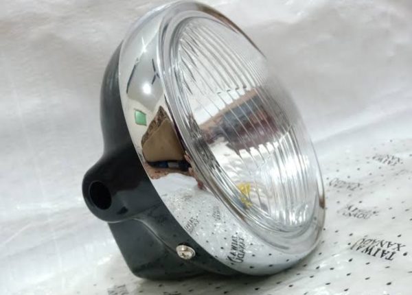 Original Xandau Taiwan full headlight - Image 3